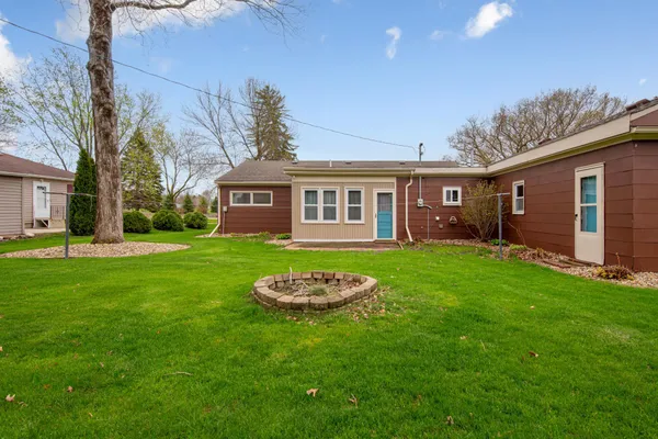 $140,000 | 210 West 3rd Street, Hayward, MN 56043