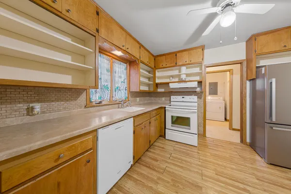 $140,000 | 210 West 3rd Street, Hayward, MN 56043