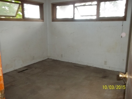 6195 State Line Road South Beloit, IL 61080 - Photo 7 of 11 an empty room with a window