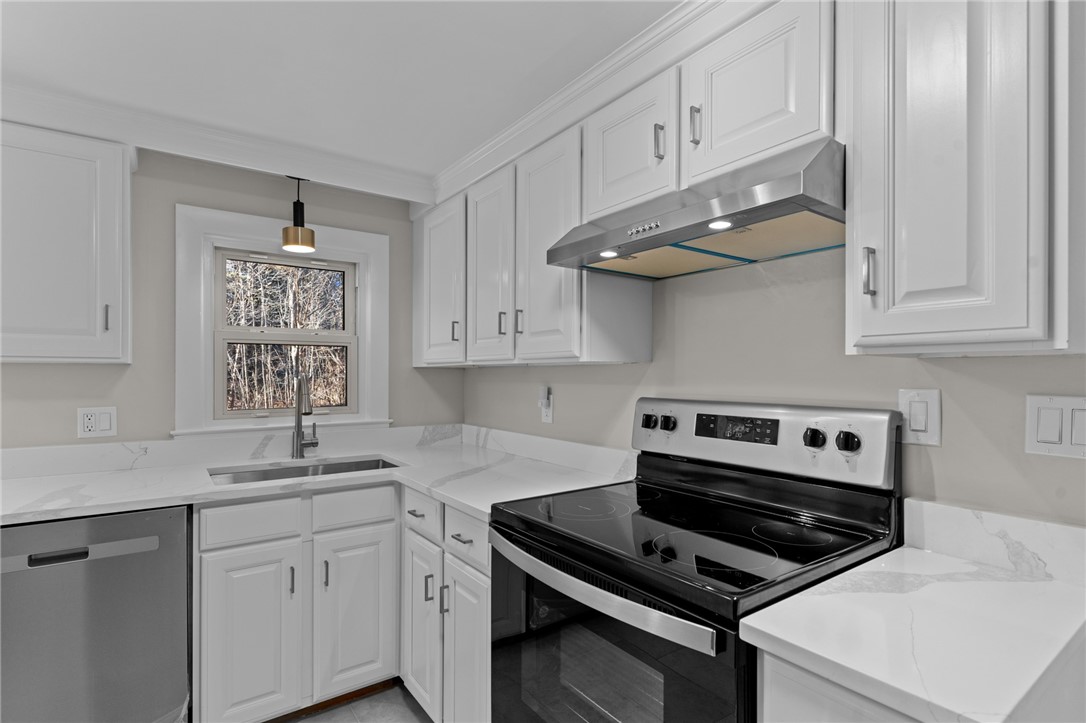 1175 Tarkiln Road Burrillville, RI 02830 - Photo 2 of 40