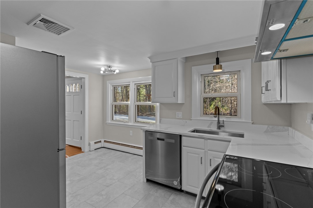 1175 Tarkiln Road Burrillville, RI 02830 - Photo 5 of 40