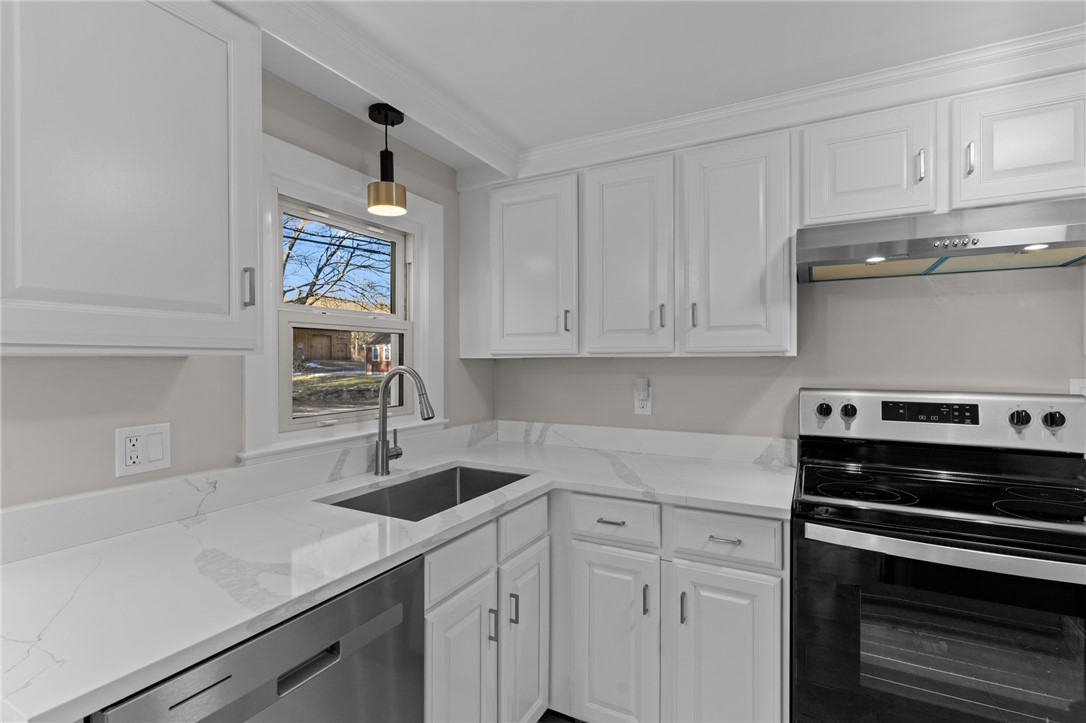 1175 Tarkiln Road Burrillville, RI 02830 - Photo 6 of 40