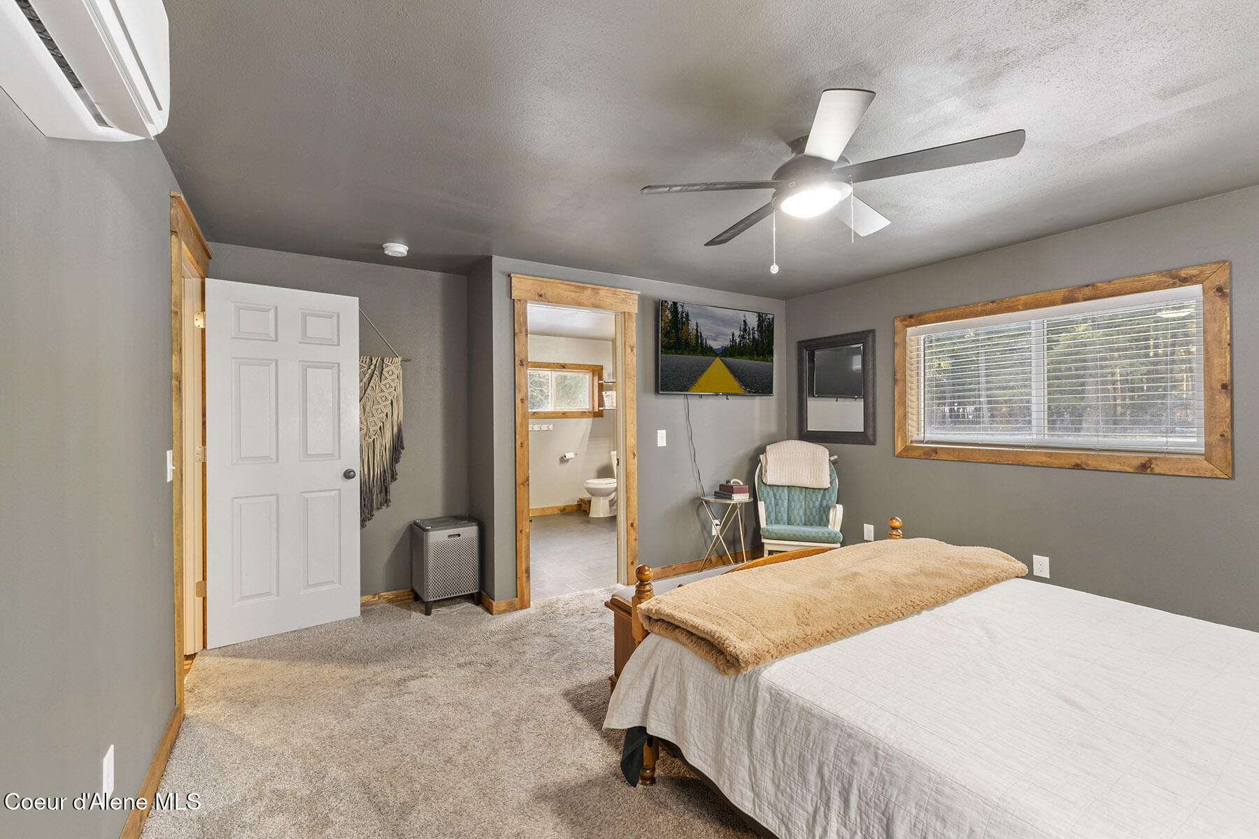 13757 North Idaho Road Rathdrum, ID 83858 - Photo 12 of 48 Master bdrm suite w/walk-in closet