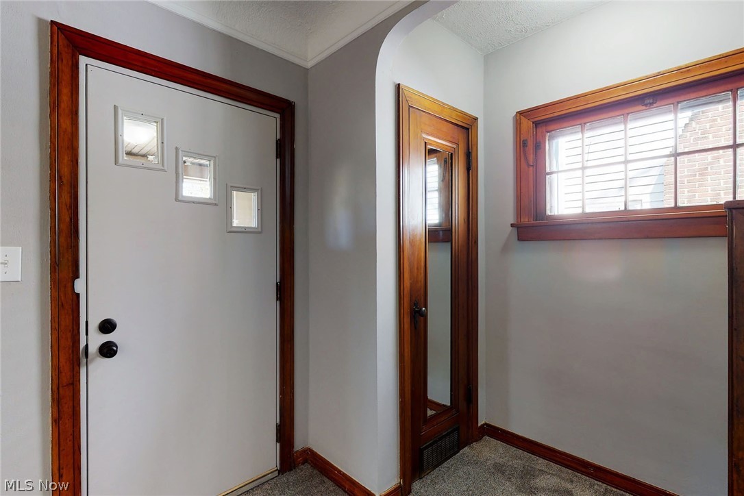 977 Rushleigh Road Cleveland Heights, OH 44121 - Photo 7 of 35
