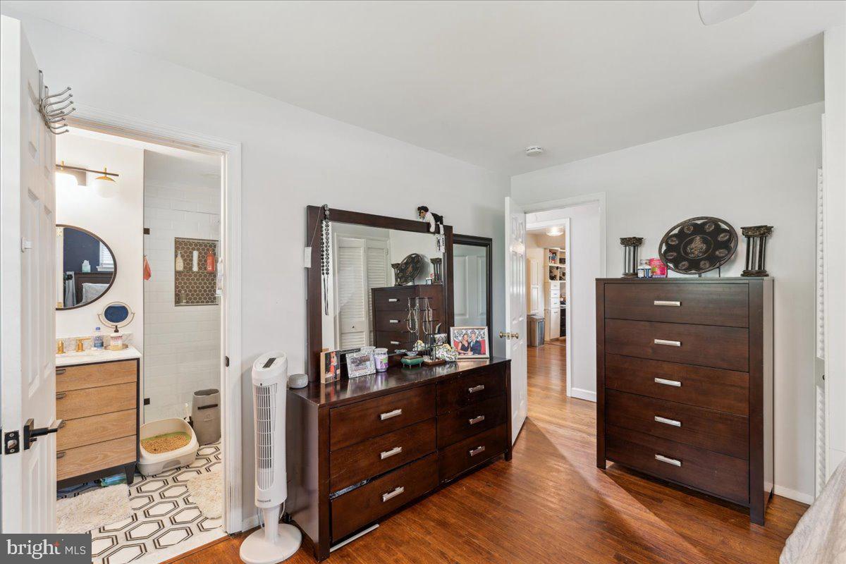 5222 Ferndale Street Springfield, VA 22151 - Photo 12 of 33 a room with a dresser and a dresser