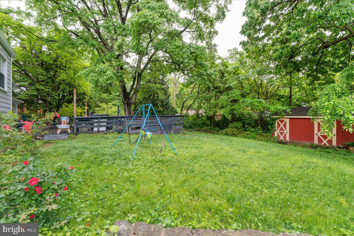 5222 Ferndale Street Springfield, VA 22151 - Photo 30 of 33 a backyard of a house with lots of green space