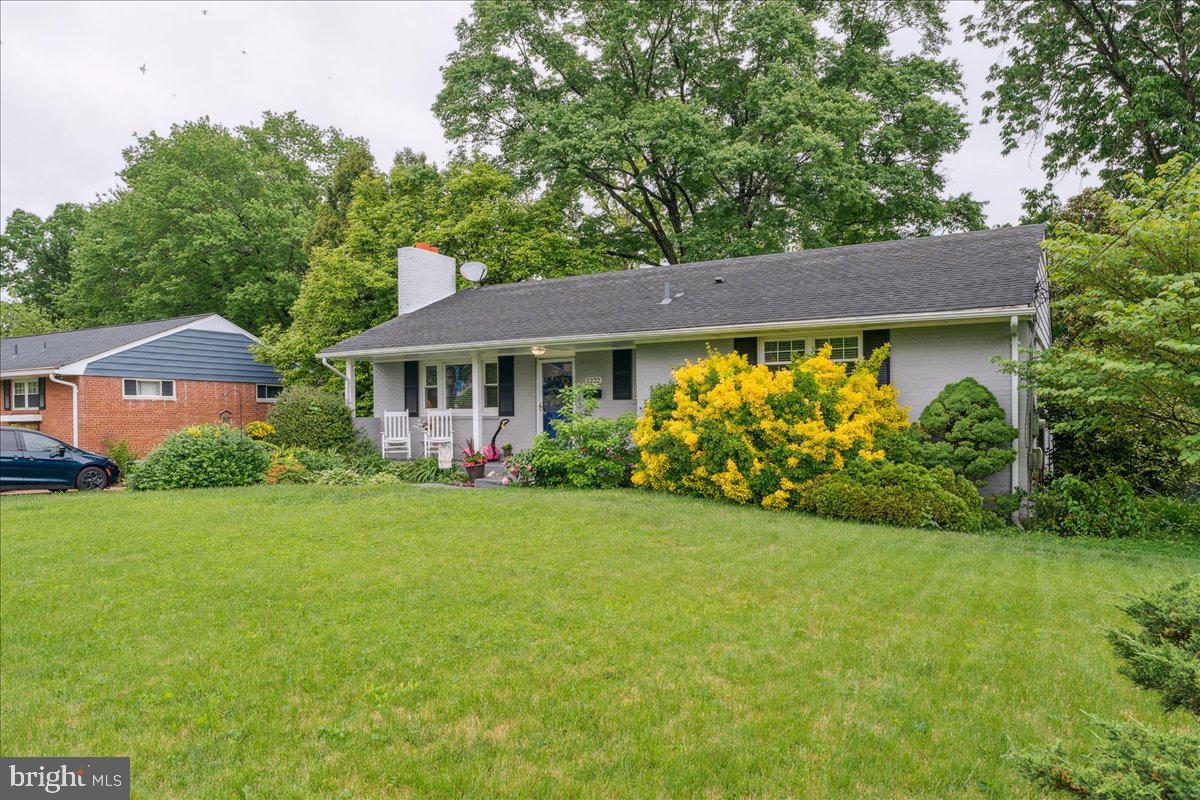 5222 Ferndale Street Springfield, VA 22151 - Photo 3 of 33 a view of a house with garden
