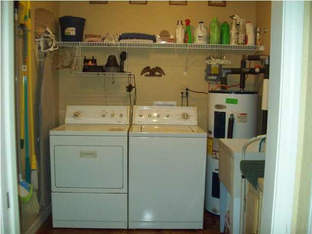 3960 Croydon Road Pensacola, FL 32514 - Photo 16 of 25 Inside Laundry