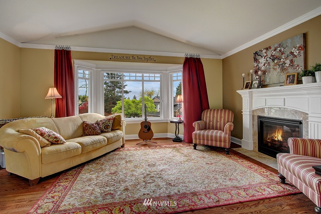 13738 Southeast 199th Place Renton, WA 98058 - Photo 3 of 18 Gallery Image 3