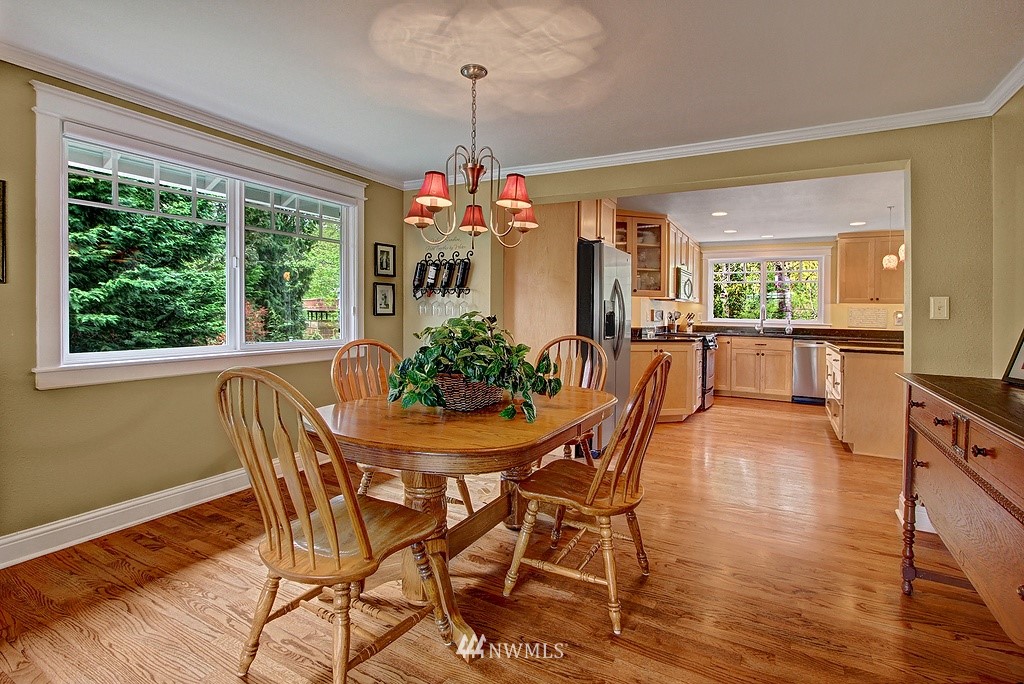 13738 Southeast 199th Place Renton, WA 98058 - Photo 4 of 18 Gallery Image 4