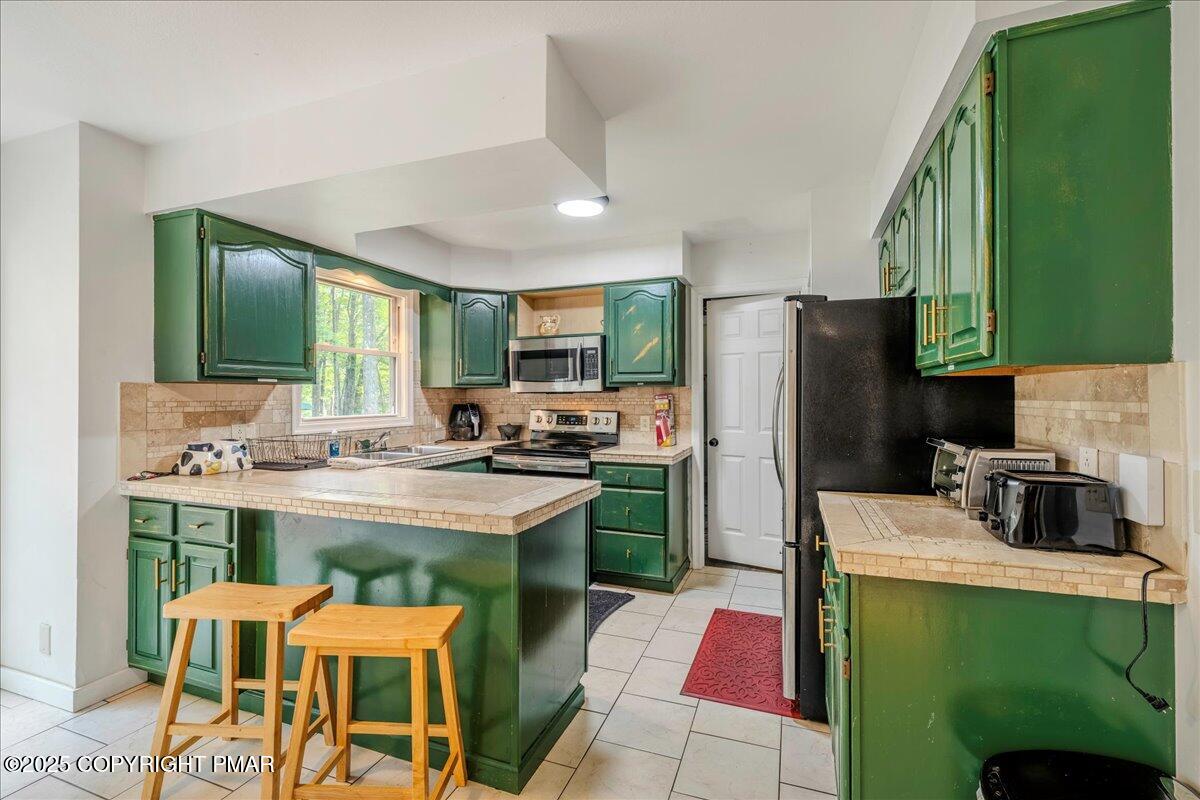 2102 Woodland Court Pocono Summit, PA 18346 - Photo 16 of 42