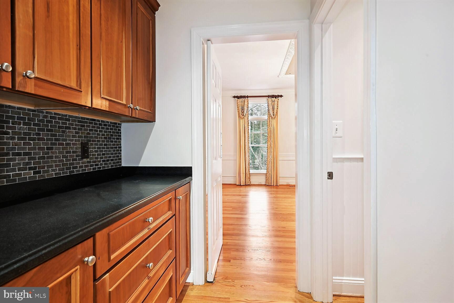 4340 37th Road North Arlington, VA 22207 - Photo 16 of 29