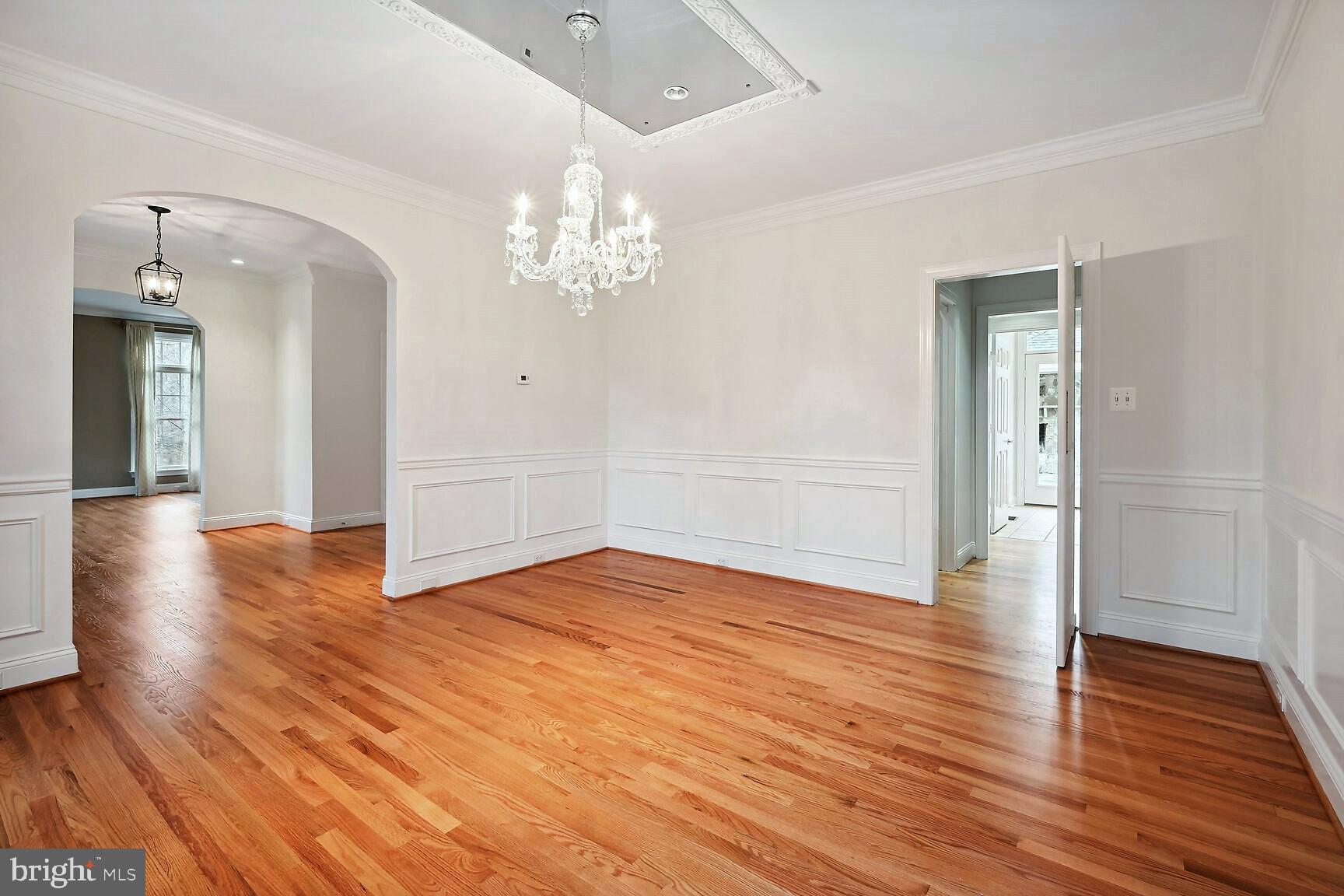 4340 37th Road North Arlington, VA 22207 - Photo 7 of 29