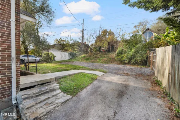 $329,000 | 722-724 Holston Street, Kingsport, TN 37660
