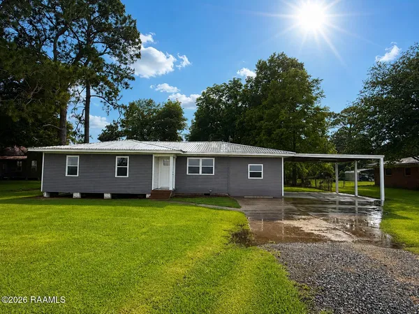 $1,800 | 3618 East Admiral Doyle Drive, New Iberia, LA 70560