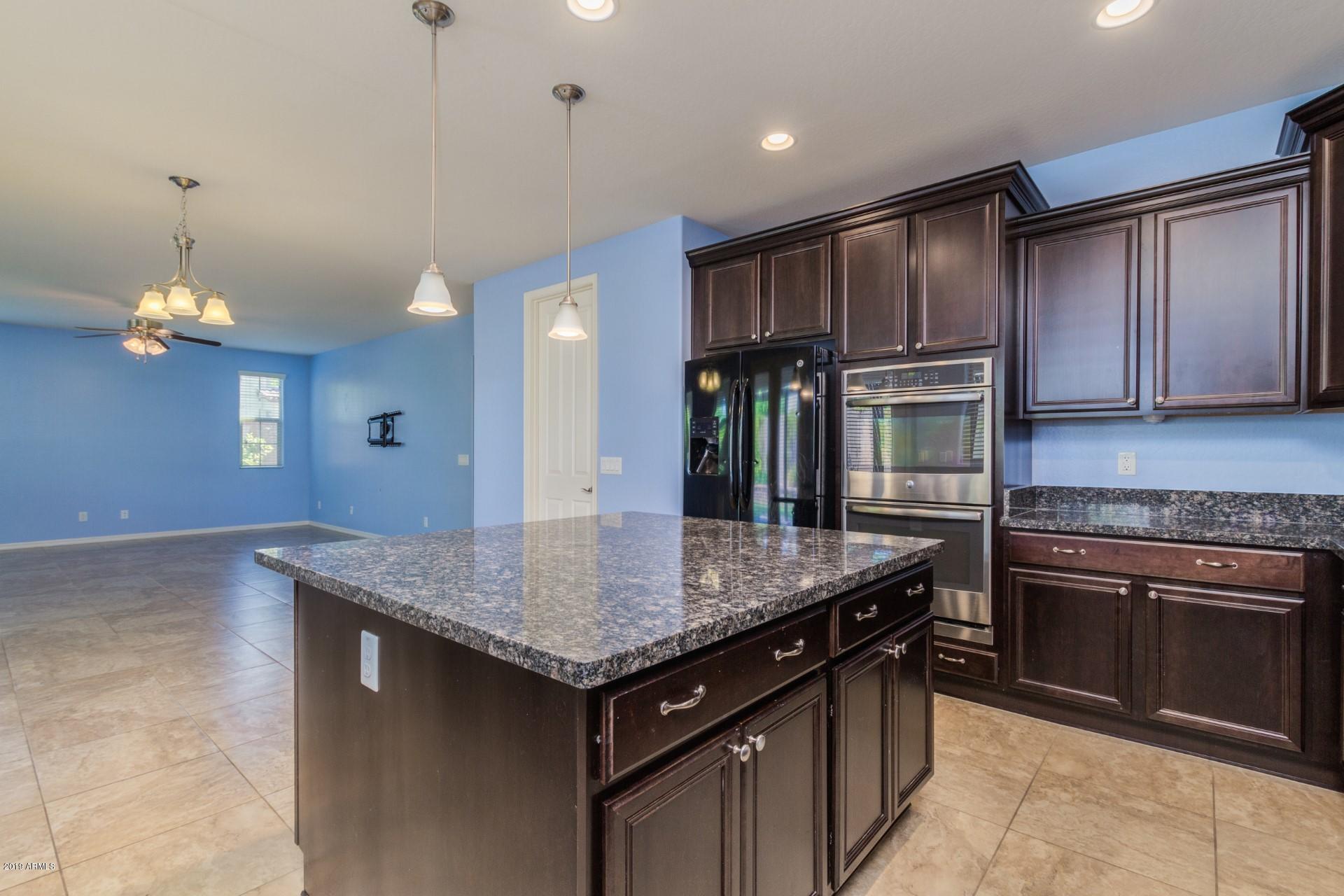 20876 West Stone Hill Road Buckeye, AZ 85396 - Photo 10 of 34 Kitchen