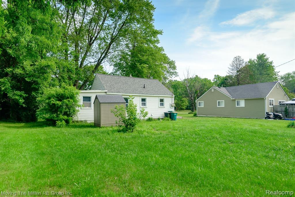 42913 Fret Road Belleville, MI 48111 - Photo 24 of 32