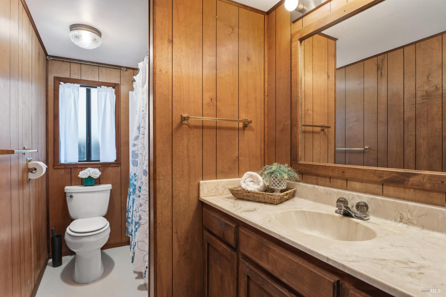 329 Jones Street Ukiah, CA 95482 - Photo 18 of 25 Bathroom 2