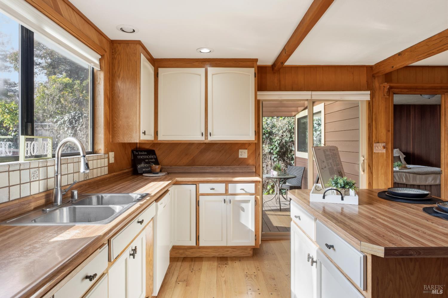 329 Jones Street Ukiah, CA 95482 - Photo 7 of 25 Access to deck from kitchen