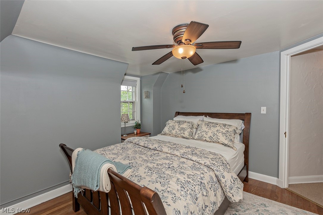 3259 Daleford Road Cleveland, OH 44120 - Photo 26 of 35 4th bedroom on the 3rd floor
