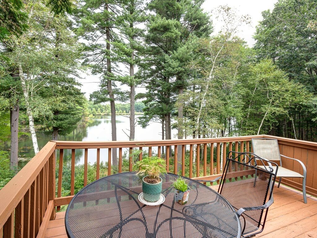 17 Cove Road, Unit 17 Hubbardston, MA 01452 - Photo 1 of 33 Gallery Image 1