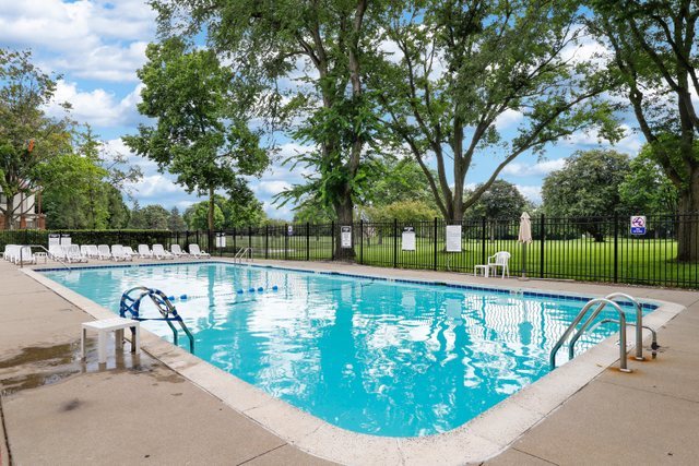 1400 North Elmhurst Road, Unit 217 Mount Prospect, IL 60056 - Photo 20 of 22