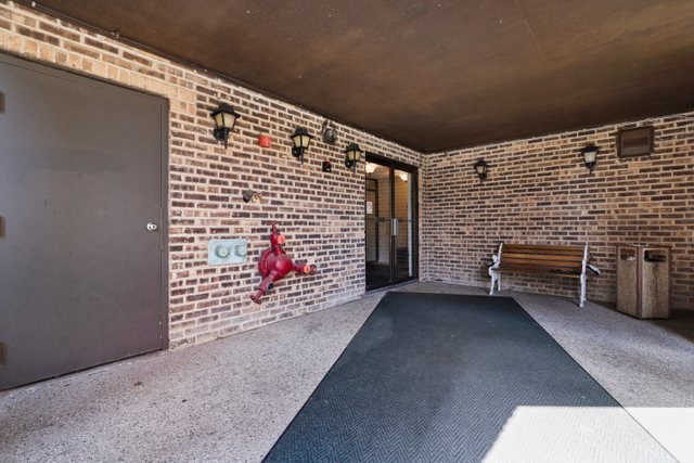 1400 North Elmhurst Road, Unit 217 Mount Prospect, IL 60056 - Photo 4 of 22