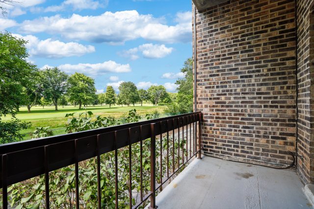 1400 North Elmhurst Road, Unit 217 Mount Prospect, IL 60056 - Photo 7 of 22