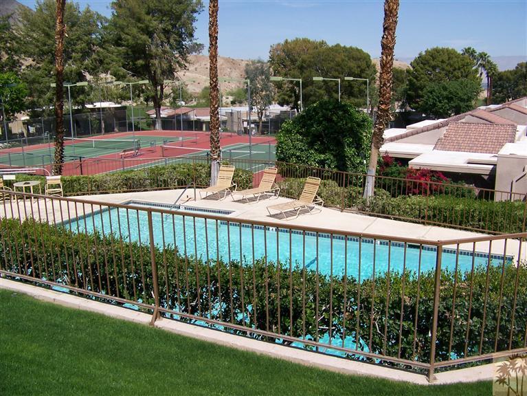 72400 Ridgecrest Lane Palm Desert, CA 92260 - Photo 25 of 25 a view of a backyard with a garden