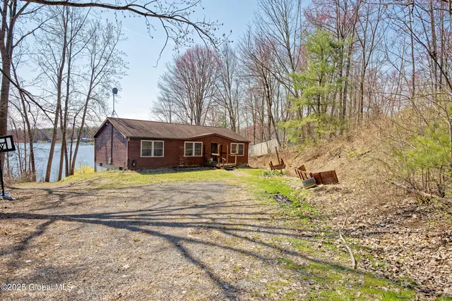 $300,000 | 200 Summit Lake Road, Argyle, NY 12809