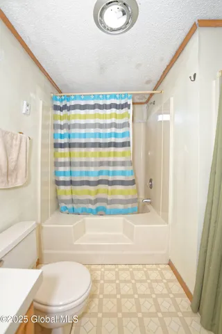 $300,000 | 200 Summit Lake Road, Argyle, NY 12809