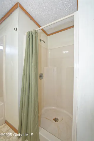 $300,000 | 200 Summit Lake Road, Argyle, NY 12809