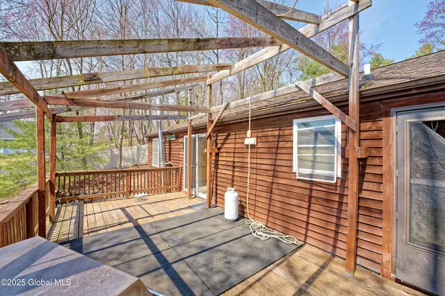 $300,000 | 200 Summit Lake Road, Argyle, NY 12809