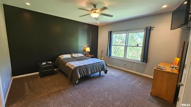 $450,000 | 1915 Highway 67, Meredosia, IL 62665