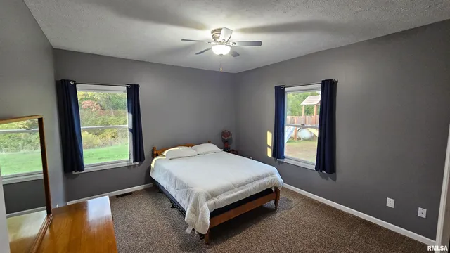 $450,000 | 1915 Highway 67, Meredosia, IL 62665