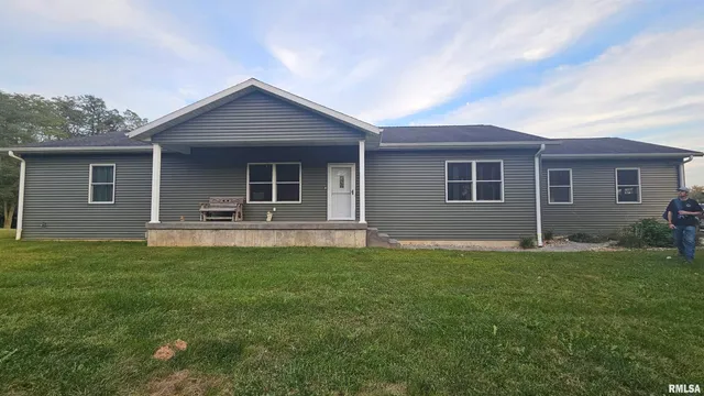 $450,000 | 1915 Highway 67, Meredosia, IL 62665