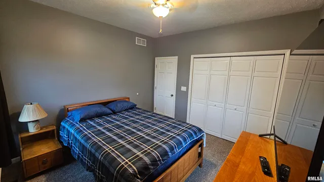 $450,000 | 1915 Highway 67, Meredosia, IL 62665