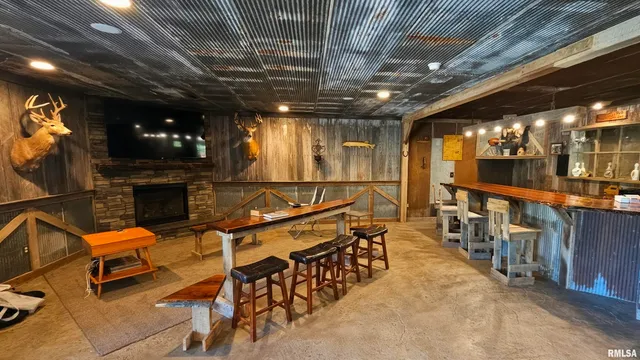 $450,000 | 1915 Highway 67, Meredosia, IL 62665