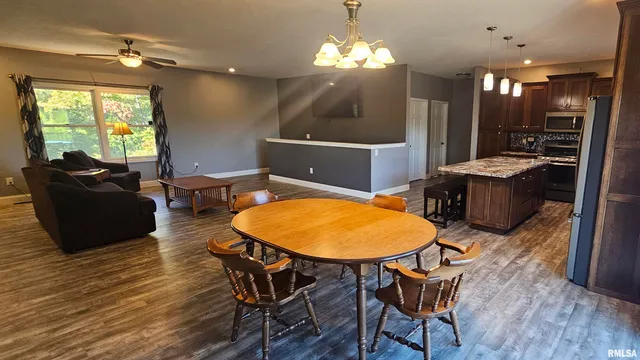 $450,000 | 1915 Highway 67, Meredosia, IL 62665