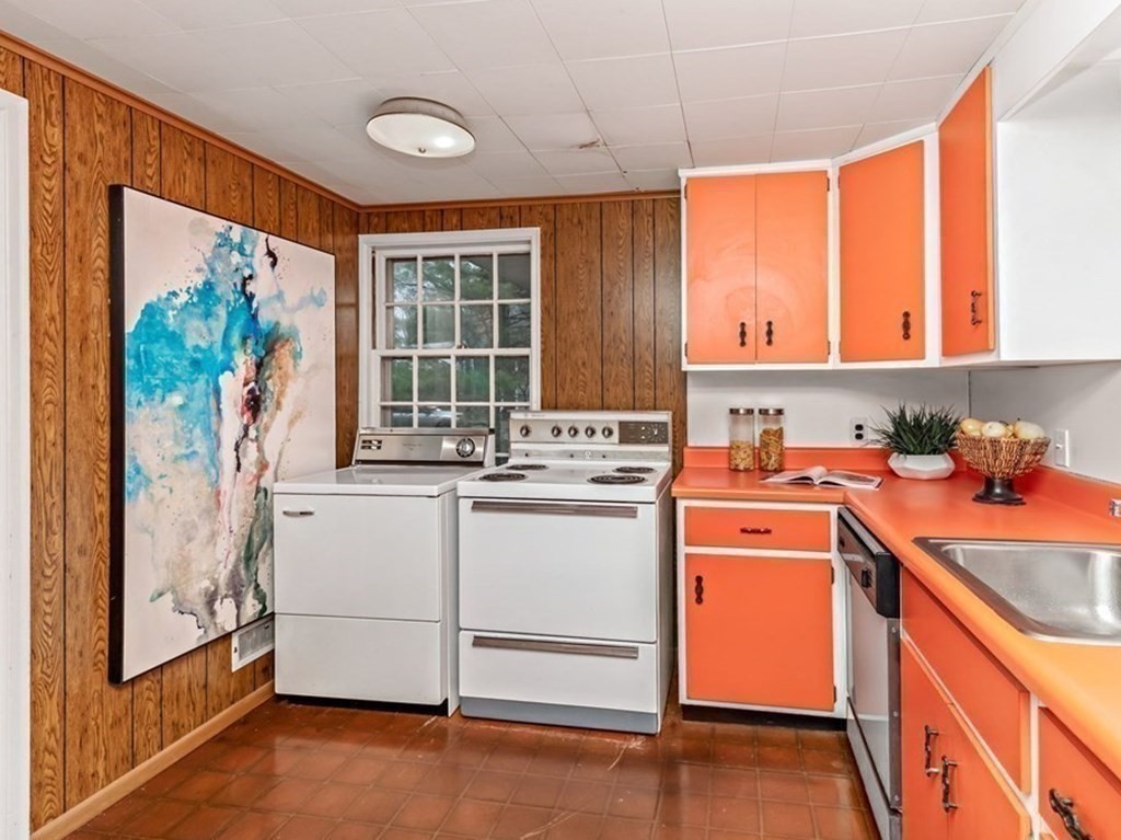 61 Sheridan Road Wellesley, MA 02481 - Photo 25 of 33