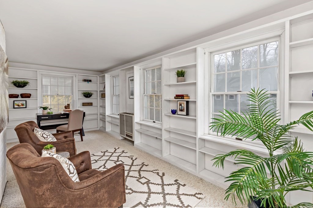 61 Sheridan Road Wellesley, MA 02481 - Photo 8 of 33