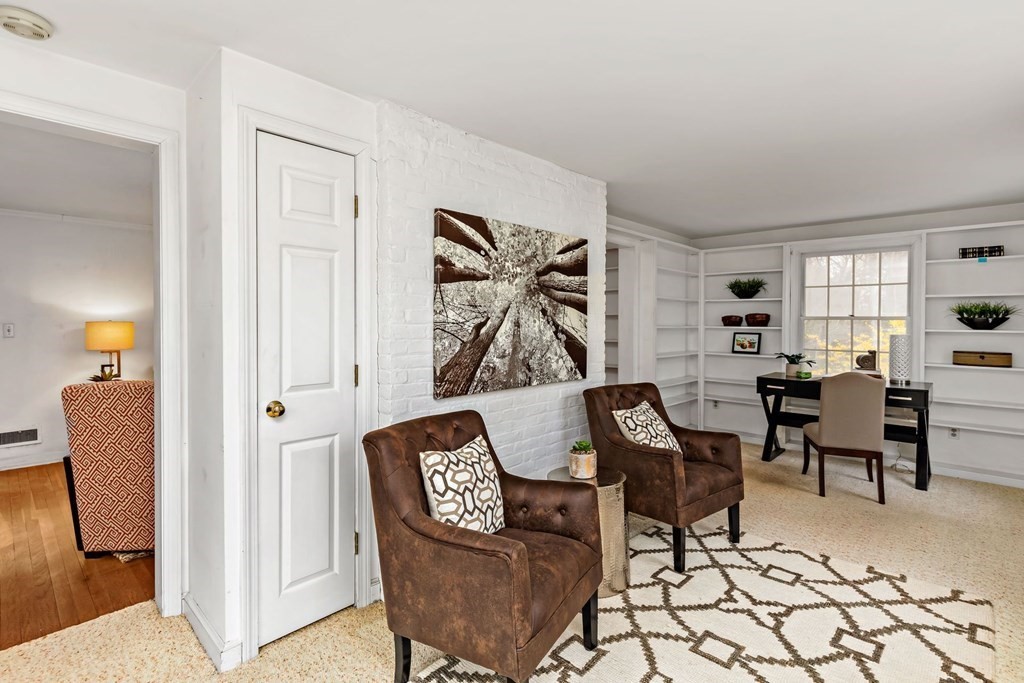 61 Sheridan Road Wellesley, MA 02481 - Photo 9 of 33