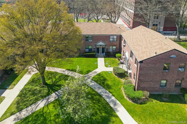 $195,000 | 196-32 69th Avenue, Unit 1 | Fresh Meadows