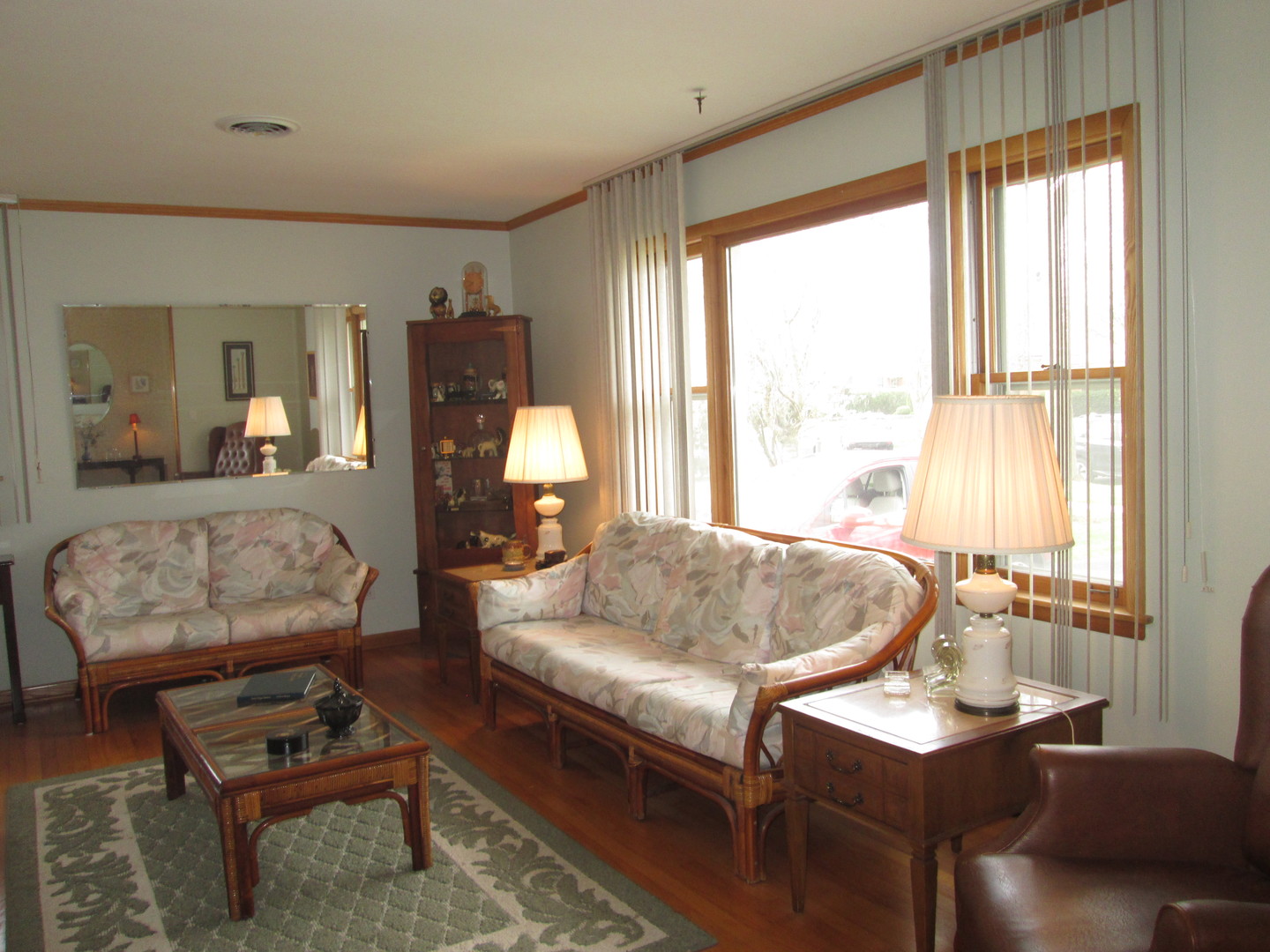 923 Forestview Avenue Park Ridge, IL 60068 - Photo 3 of 19 Gallery Image 3