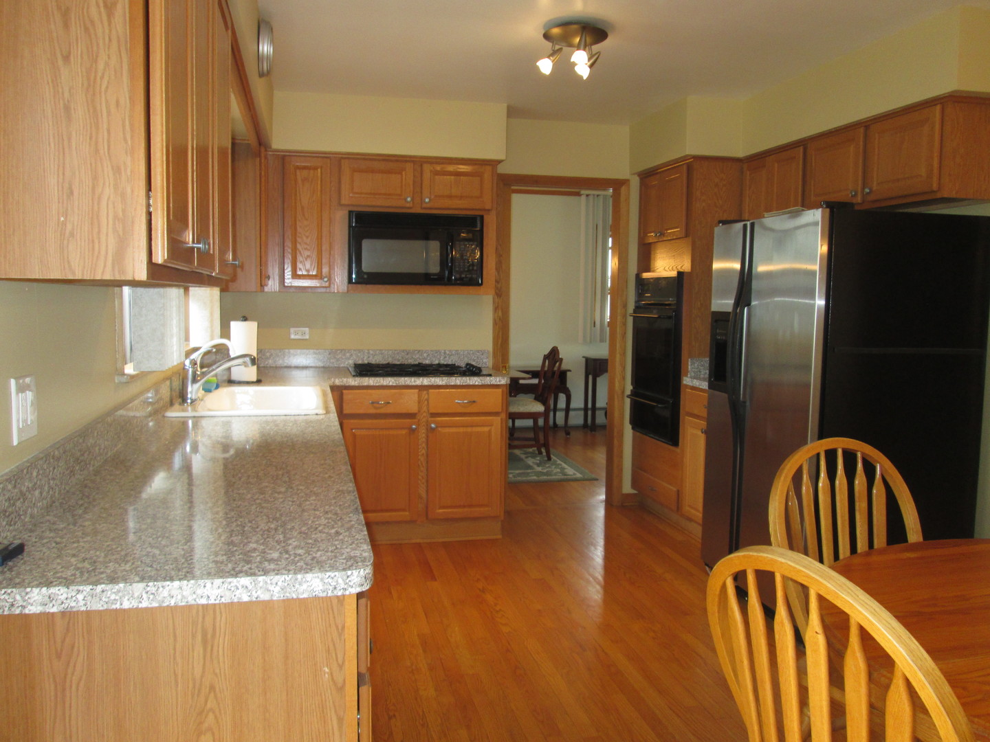 923 Forestview Avenue Park Ridge, IL 60068 - Photo 9 of 19 Gallery Image 9