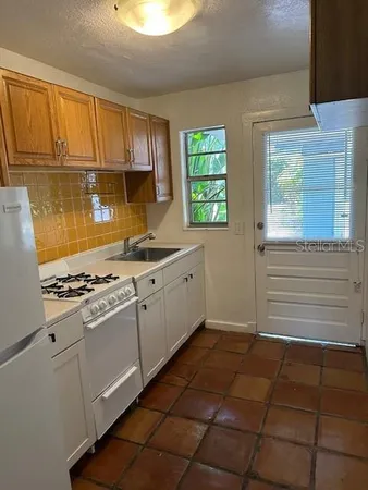 $1,595 | 2120 East Washington Street, Orlando, FL 32803