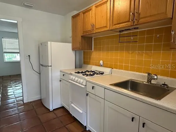 $1,595 | 2120 East Washington Street, Orlando, FL 32803