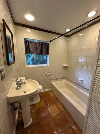 $1,595 | 2120 East Washington Street, Orlando, FL 32803