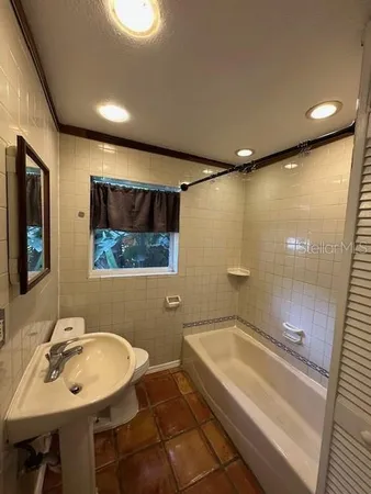 $1,595 | 2120 East Washington Street, Orlando, FL 32803