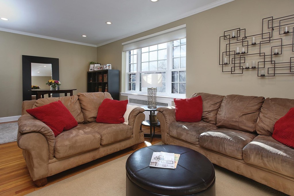 88 Marion Street, Unit 4 Brookline, MA 02446 - Photo 2 of 7